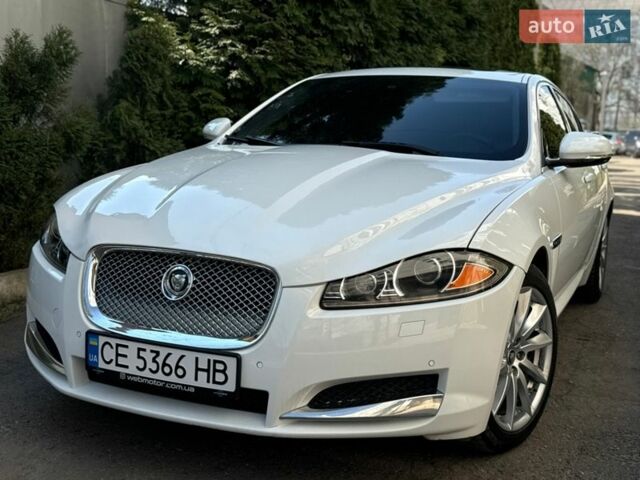 Белый Ягуар ХФ, объемом двигателя 2 л и пробегом 200 тыс. км за 11999 $, фото 1 на Automoto.ua