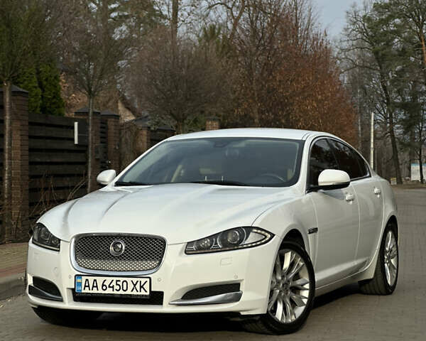 Белый Ягуар ХФ, объемом двигателя 3 л и пробегом 169 тыс. км за 11200 $, фото 1 на Automoto.ua