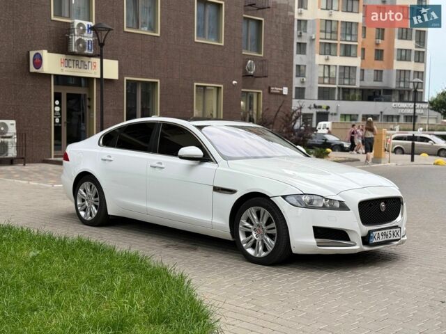 Белый Ягуар ХФ, объемом двигателя 3 л и пробегом 133 тыс. км за 13000 $, фото 1 на Automoto.ua