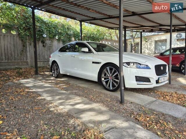 Білий Ягуар ХФ, об'ємом двигуна 2 л та пробігом 65 тис. км за 24500 $, фото 1 на Automoto.ua