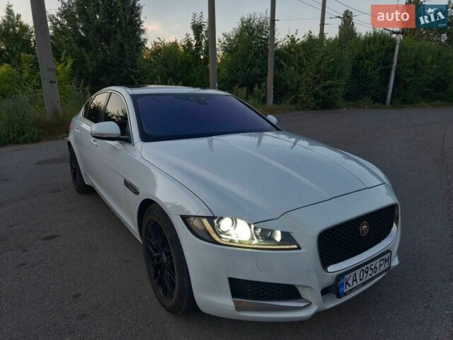 Белый Ягуар ХФ, объемом двигателя 2 л и пробегом 154 тыс. км за 15200 $, фото 1 на Automoto.ua