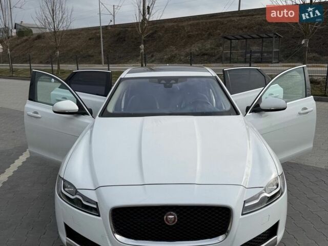 Белый Ягуар ХФ, объемом двигателя 2 л и пробегом 176 тыс. км за 17500 $, фото 1 на Automoto.ua
