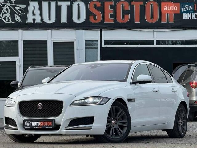 Білий Ягуар ХФ, об'ємом двигуна 2 л та пробігом 110 тис. км за 18500 $, фото 1 на Automoto.ua