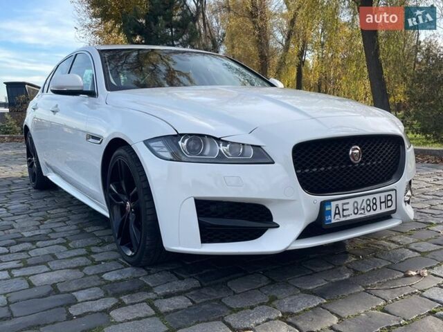 Белый Ягуар ХФ, объемом двигателя 2 л и пробегом 70 тыс. км за 17500 $, фото 1 на Automoto.ua