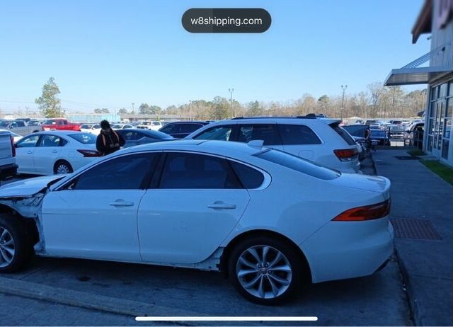 Белый Ягуар ХФ, объемом двигателя 2 л и пробегом 85 тыс. км за 12890 $, фото 1 на Automoto.ua