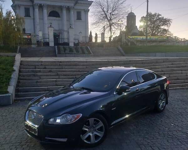 Черный Ягуар ХФ, объемом двигателя 2.97 л и пробегом 288 тыс. км за 7800 $, фото 1 на Automoto.ua