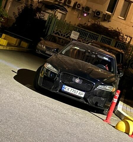 Чорний Ягуар ХФ, об'ємом двигуна 2.99 л та пробігом 122 тис. км за 18700 $, фото 1 на Automoto.ua