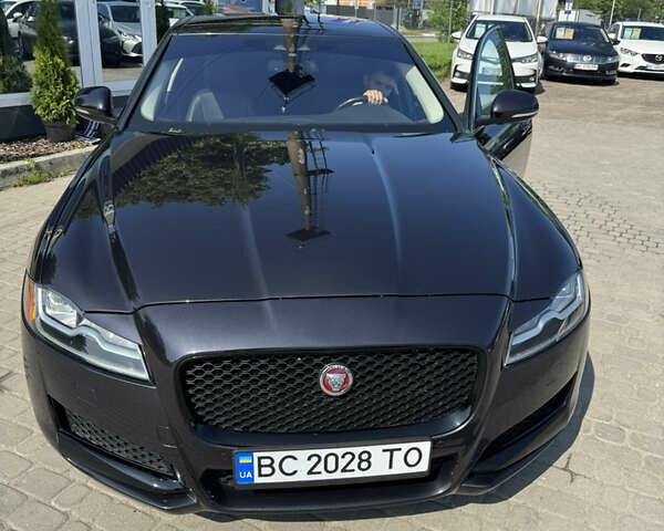 Черный Ягуар ХФ, объемом двигателя 3 л и пробегом 170 тыс. км за 15000 $, фото 1 на Automoto.ua