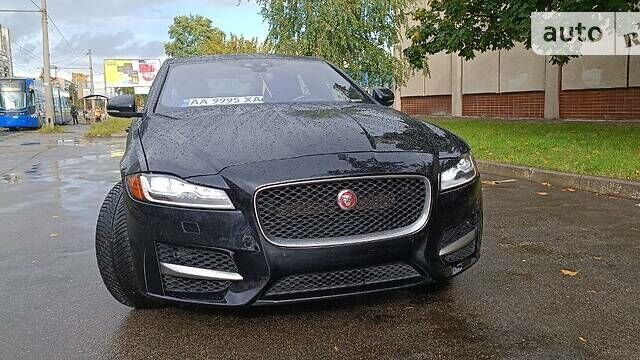 Черный Ягуар ХФ, объемом двигателя 3 л и пробегом 121 тыс. км за 22900 $, фото 1 на Automoto.ua