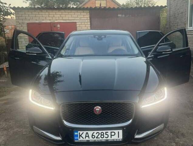 Чорний Ягуар ХФ, об'ємом двигуна 2 л та пробігом 127 тис. км за 13000 $, фото 1 на Automoto.ua