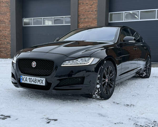 Черный Ягуар ХФ, объемом двигателя 2 л и пробегом 178 тыс. км за 19500 $, фото 1 на Automoto.ua