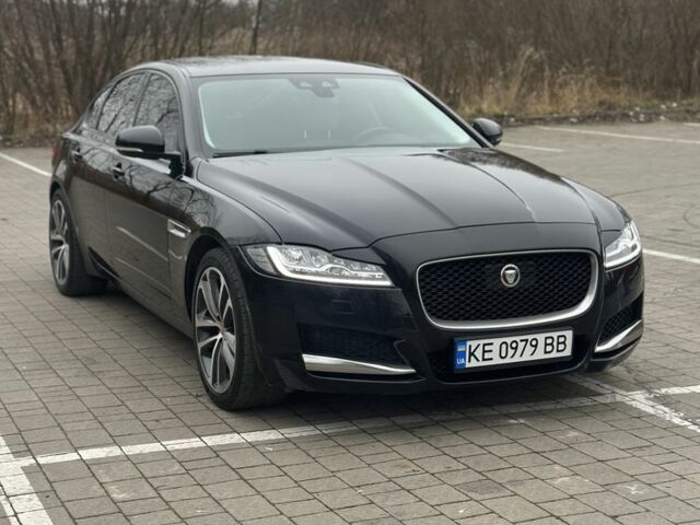 Черный Ягуар ХФ, объемом двигателя 2 л и пробегом 137 тыс. км за 18500 $, фото 1 на Automoto.ua
