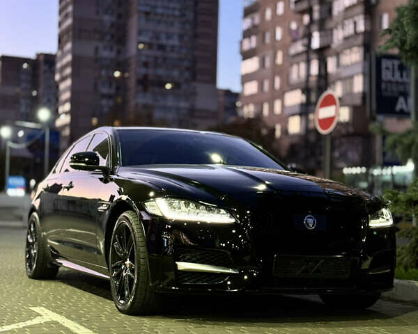 Черный Ягуар ХФ, объемом двигателя 2 л и пробегом 98 тыс. км за 19999 $, фото 1 на Automoto.ua