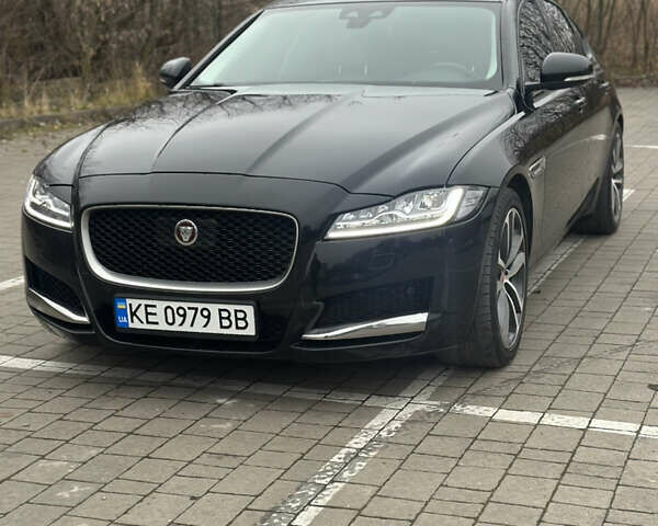 Черный Ягуар ХФ, объемом двигателя 2 л и пробегом 135 тыс. км за 17500 $, фото 1 на Automoto.ua