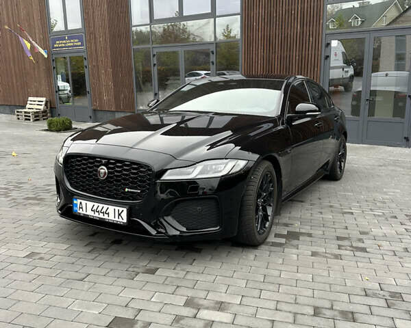 Черный Ягуар ХФ, объемом двигателя 2 л и пробегом 28 тыс. км за 42599 $, фото 1 на Automoto.ua