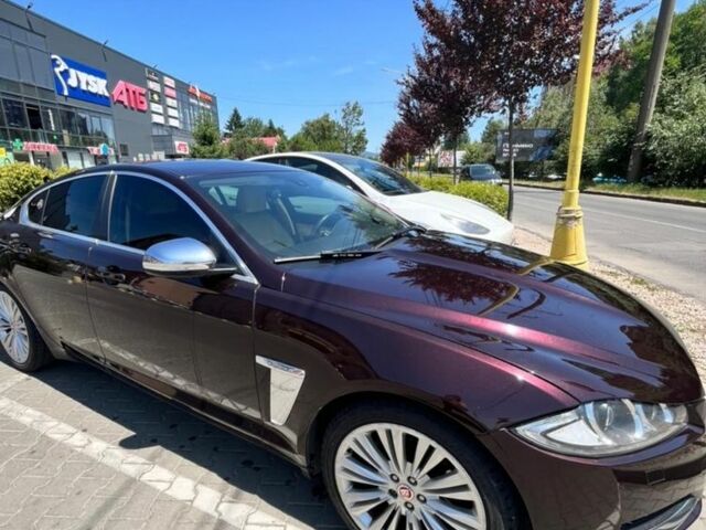 Червоний Ягуар ХФ, об'ємом двигуна 0 л та пробігом 222 тис. км за 14700 $, фото 1 на Automoto.ua