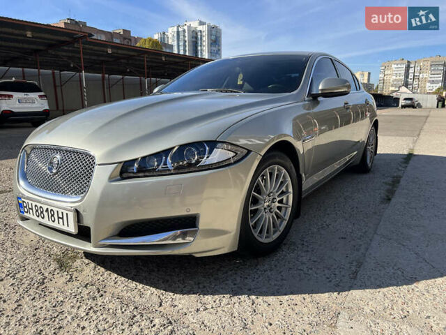 Сірий Ягуар ХФ, об'ємом двигуна 2.97 л та пробігом 180 тис. км за 11000 $, фото 1 на Automoto.ua
