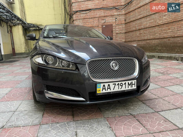 Серый Ягуар ХФ, объемом двигателя 2.97 л и пробегом 105 тыс. км за 12600 $, фото 1 на Automoto.ua