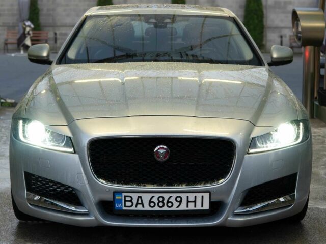 Серый Ягуар ХФ, объемом двигателя 3 л и пробегом 92 тыс. км за 13500 $, фото 1 на Automoto.ua