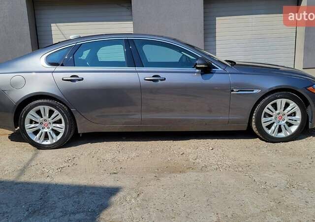 Серый Ягуар ХФ, объемом двигателя 3 л и пробегом 78 тыс. км за 17300 $, фото 1 на Automoto.ua