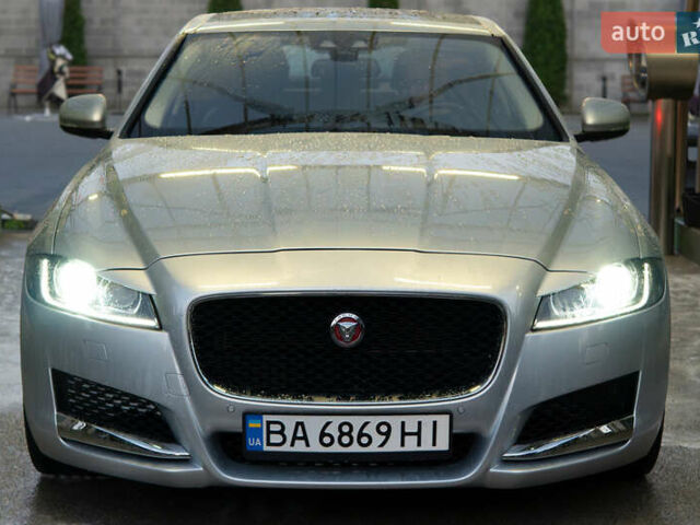 Серый Ягуар ХФ, объемом двигателя 3 л и пробегом 92 тыс. км за 12750 $, фото 1 на Automoto.ua