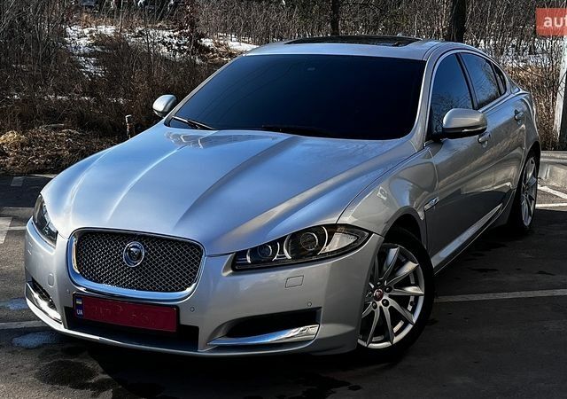 Сірий Ягуар ХФ, об'ємом двигуна 2 л та пробігом 124 тис. км за 14000 $, фото 1 на Automoto.ua