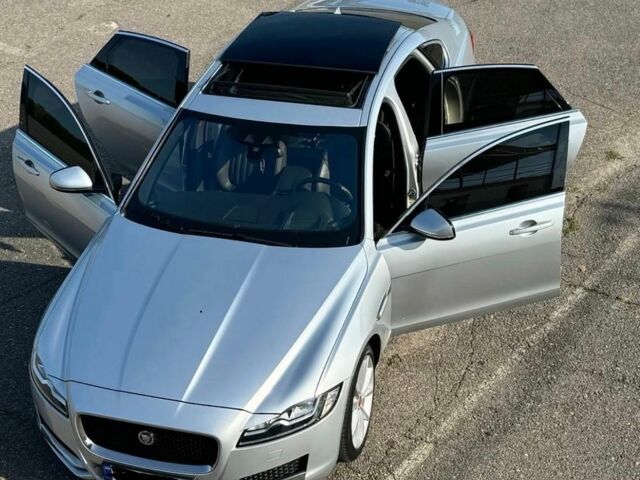 Сірий Ягуар ХФ, об'ємом двигуна 2 л та пробігом 135 тис. км за 17000 $, фото 1 на Automoto.ua