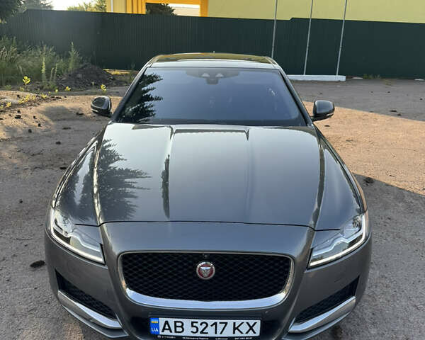 Сірий Ягуар ХФ, об'ємом двигуна 2 л та пробігом 242 тис. км за 18700 $, фото 1 на Automoto.ua