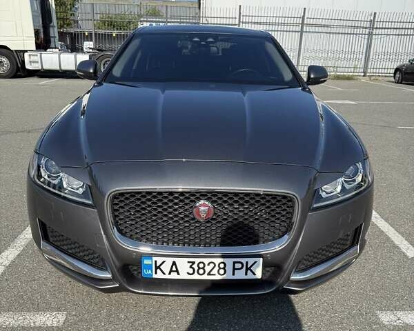 Серый Ягуар ХФ, объемом двигателя 2 л и пробегом 104 тыс. км за 22000 $, фото 1 на Automoto.ua