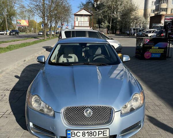 Синий Ягуар ХФ, объемом двигателя 2.72 л и пробегом 277 тыс. км за 7700 $, фото 1 на Automoto.ua