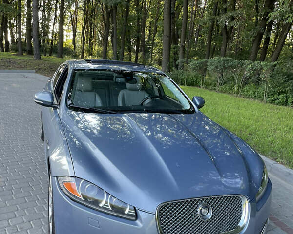 Синий Ягуар ХФ, объемом двигателя 2 л и пробегом 220 тыс. км за 11400 $, фото 1 на Automoto.ua