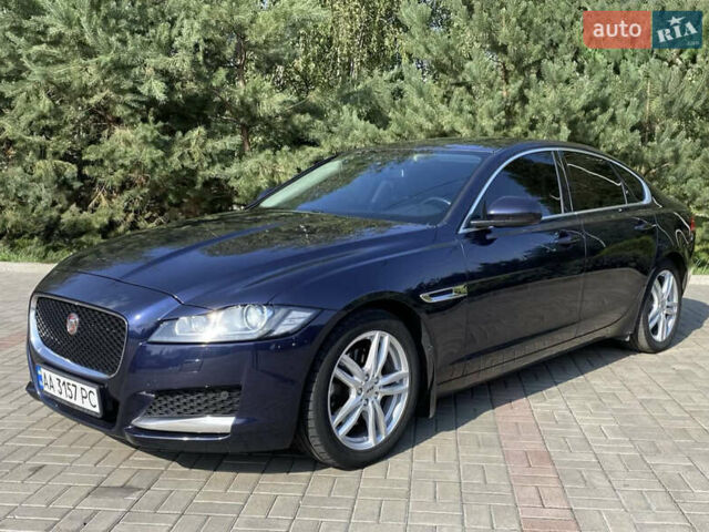 Синий Ягуар ХФ, объемом двигателя 2 л и пробегом 122 тыс. км за 16990 $, фото 1 на Automoto.ua