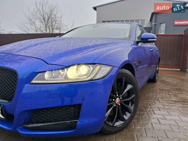 Синий Ягуар ХФ, объемом двигателя 2 л и пробегом 196 тыс. км за 22700 $, фото 1 на Automoto.ua