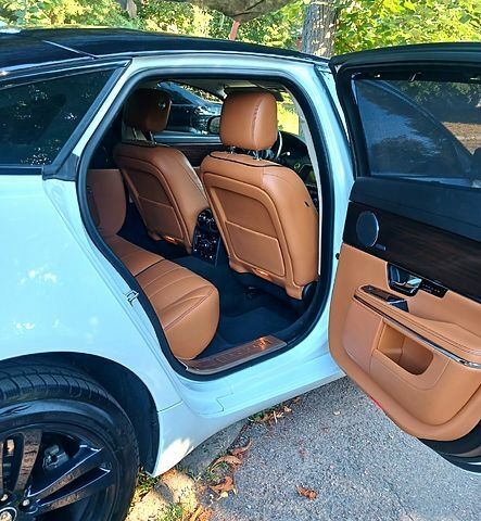 Белый Ягуар Икс Джей, объемом двигателя 3 л и пробегом 156 тыс. км за 22000 $, фото 1 на Automoto.ua