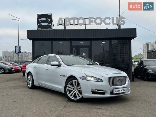 Білий Ягуар Ікс Джей, об'ємом двигуна 3 л та пробігом 58 тис. км за 33990 $, фото 1 на Automoto.ua