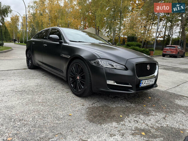 Чорний Ягуар Ікс Джей, об'ємом двигуна 3 л та пробігом 110 тис. км за 18600 $, фото 1 на Automoto.ua