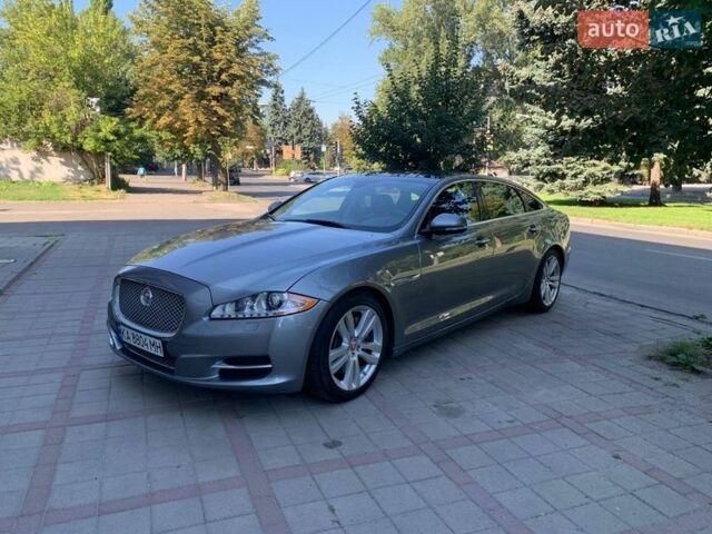 Серый Ягуар Икс Джей, объемом двигателя 3 л и пробегом 146 тыс. км за 22000 $, фото 1 на Automoto.ua