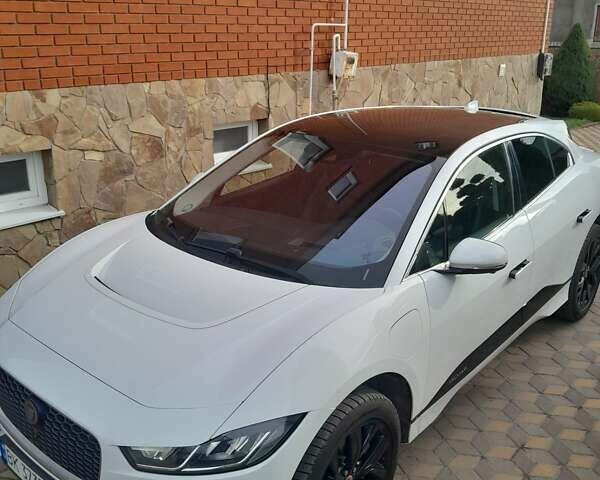 Белый Ягуар I-Pace, объемом двигателя 0 л и пробегом 140 тыс. км за 24000 $, фото 1 на Automoto.ua