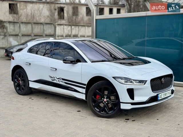 Белый Ягуар I-Pace, объемом двигателя 0 л и пробегом 99 тыс. км за 27999 $, фото 1 на Automoto.ua