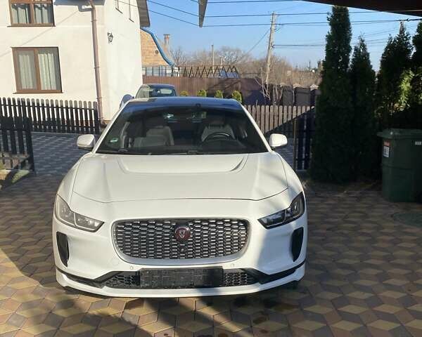 Белый Ягуар I-Pace, объемом двигателя 0 л и пробегом 102 тыс. км за 24100 $, фото 1 на Automoto.ua