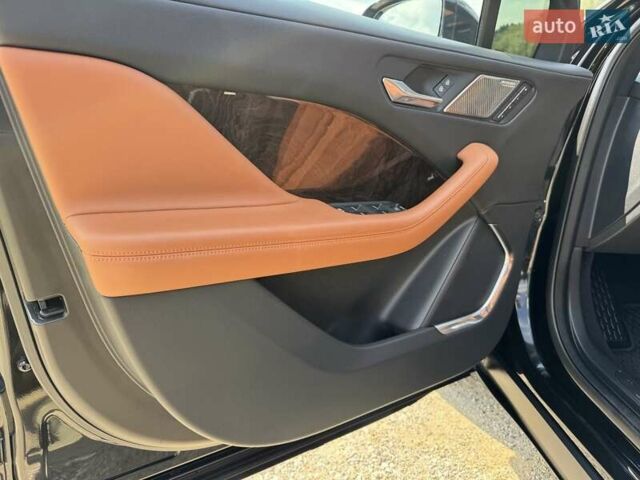 Черный Ягуар I-Pace, объемом двигателя 0 л и пробегом 50 тыс. км за 42000 $, фото 1 на Automoto.ua