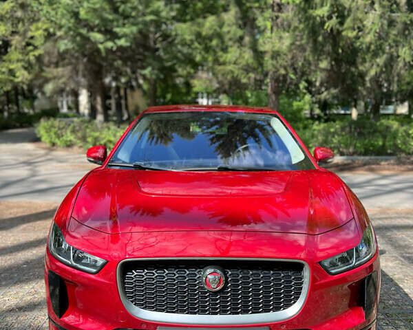 Красный Ягуар I-Pace, объемом двигателя 0 л и пробегом 128 тыс. км за 20000 $, фото 1 на Automoto.ua