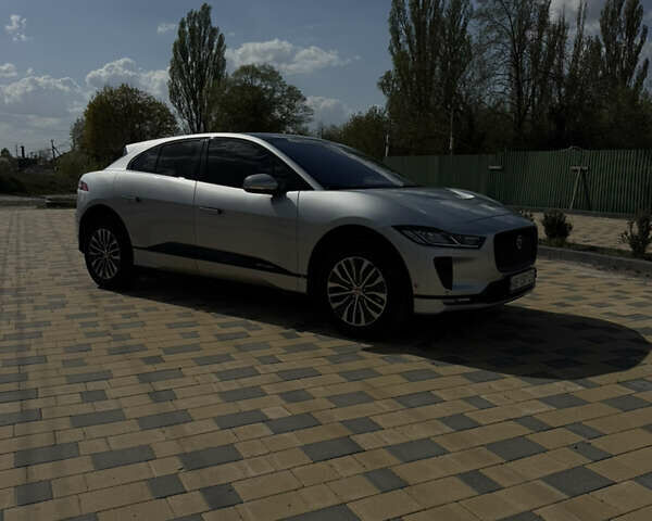 Серый Ягуар I-Pace, объемом двигателя 0 л и пробегом 212 тыс. км за 20500 $, фото 1 на Automoto.ua