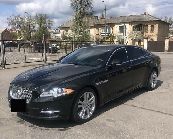 Черный Ягуар XJL, объемом двигателя 3 л и пробегом 110 тыс. км за 20900 $, фото 1 на Automoto.ua