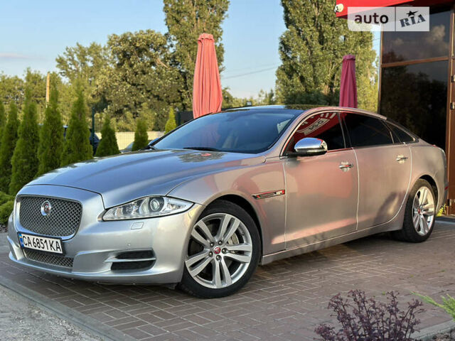 Сірий Ягуар XJL, об'ємом двигуна 3 л та пробігом 180 тис. км за 28000 $, фото 1 на Automoto.ua