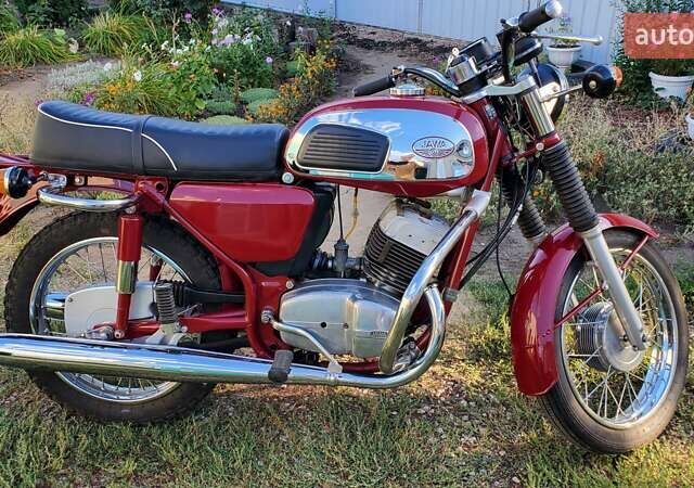 Красный ЯВА 350, объемом двигателя 0.35 л и пробегом 39 тыс. км за 1500 $, фото 1 на Automoto.ua