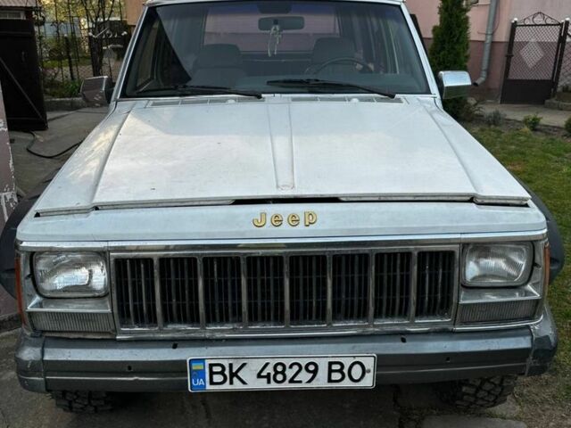 Белый Джип Чероки, объемом двигателя 4 л и пробегом 1000 тыс. км за 4500 $, фото 1 на Automoto.ua