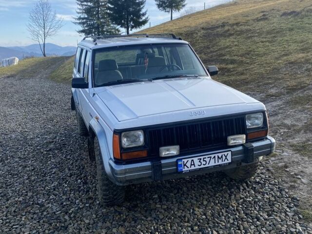 Белый Джип Чероки, объемом двигателя 2.1 л и пробегом 280 тыс. км за 6500 $, фото 1 на Automoto.ua