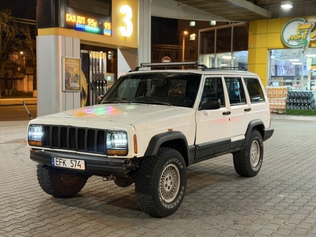 Білий Джип Cherokee, об'ємом двигуна 2.5 л та пробігом 343 тис. км за 2100 $, фото 1 на Automoto.ua