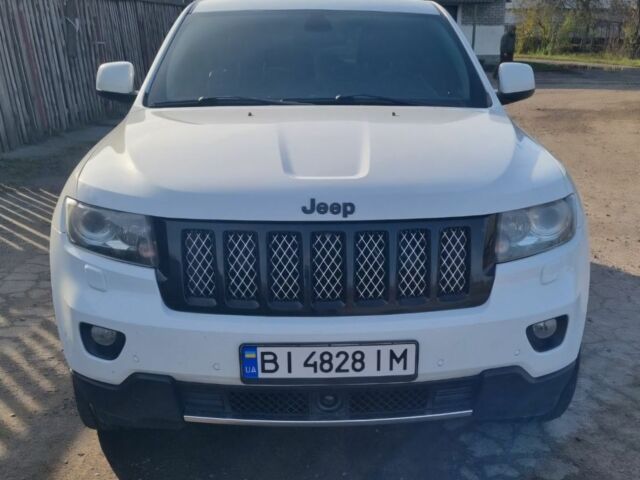 Белый Джип Чероки, объемом двигателя 3 л и пробегом 255 тыс. км за 16500 $, фото 1 на Automoto.ua